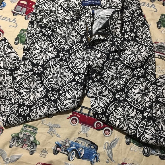 Capris - Picture 2 of 8